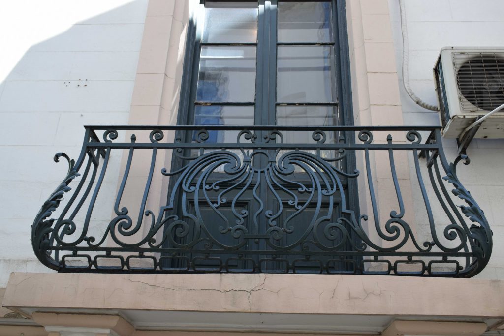 Casa Dinu Brătianu, grilaj balcon, 2021 (Arhiva I.N.P.)